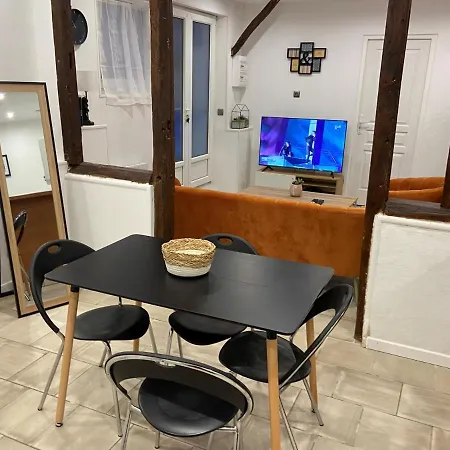 La Galerie, Proche Aéroport *