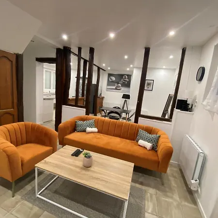 La Galerie, Proche Aeroport Apartment