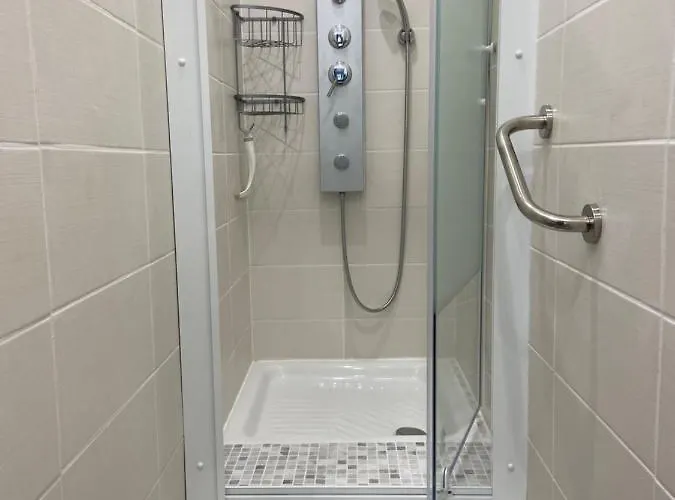 La Galerie, Proche Aeroport Apartament