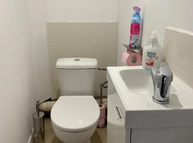 La Galerie, Proche Aeroport Apartament